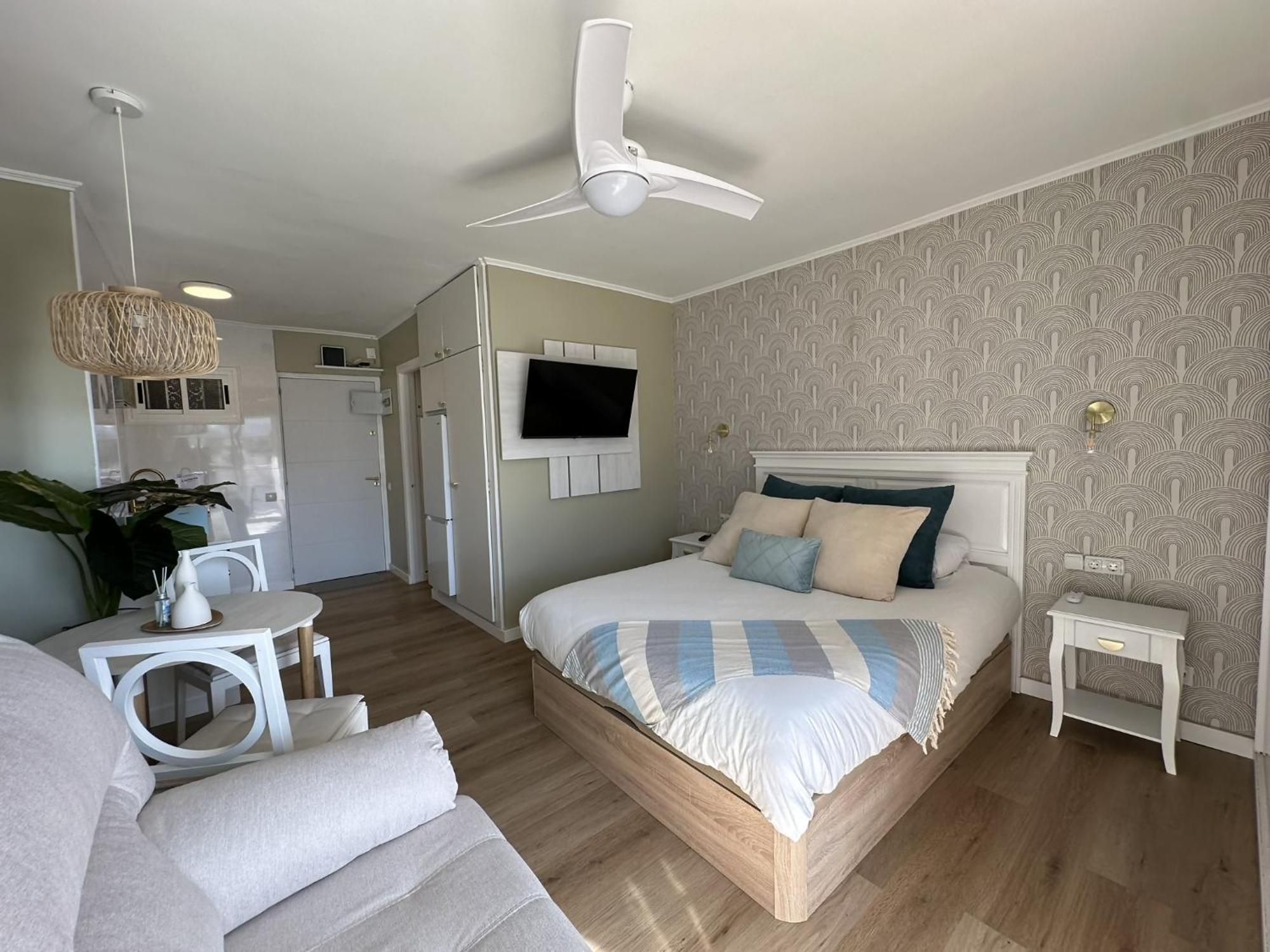 Estudio Agata Con Piscina A 800M De La Playa Бенальмадена Экстерьер фото