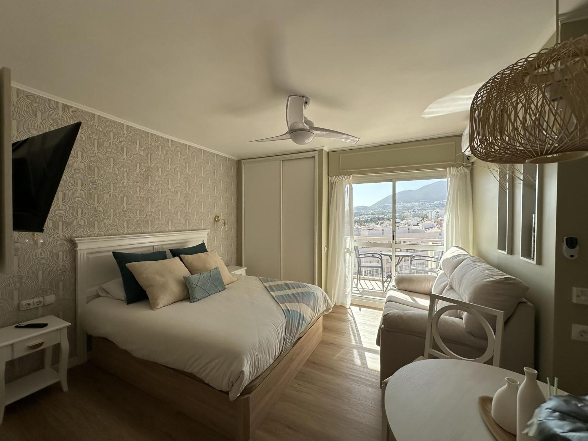 Estudio Agata Con Piscina A 800M De La Playa Бенальмадена Экстерьер фото