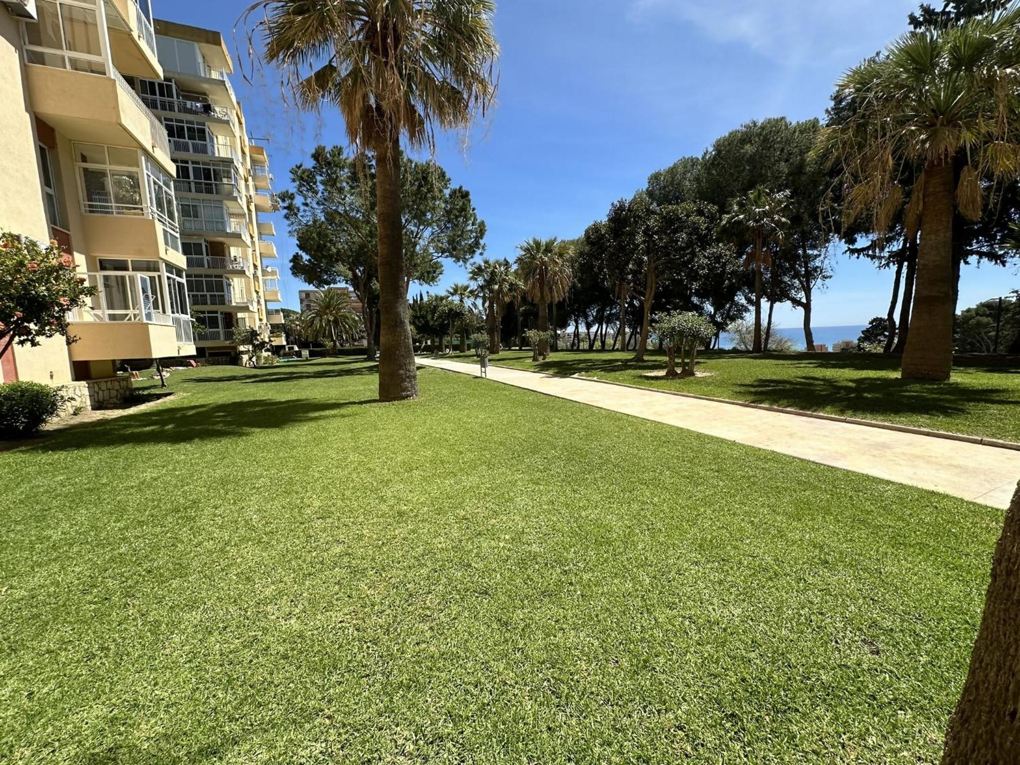 Estudio Agata Con Piscina A 800M De La Playa Бенальмадена Экстерьер фото